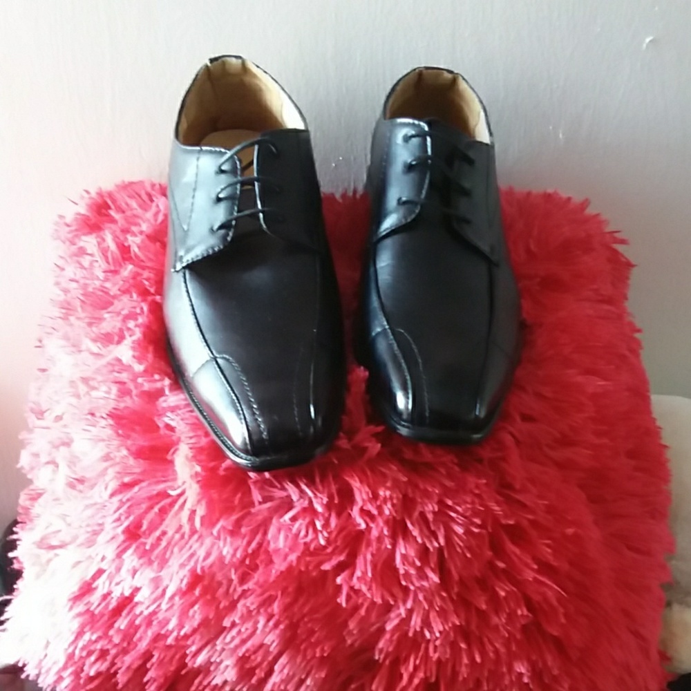 ADORABLE  MEN EASY STRIDER MEN SHOE NWOT